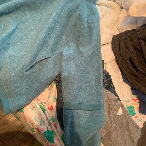 Turtle neck Nike pull over - Picture 2 of 5